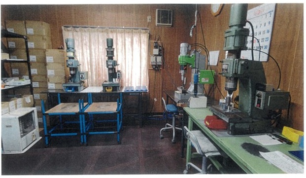 【カシメ作業場】